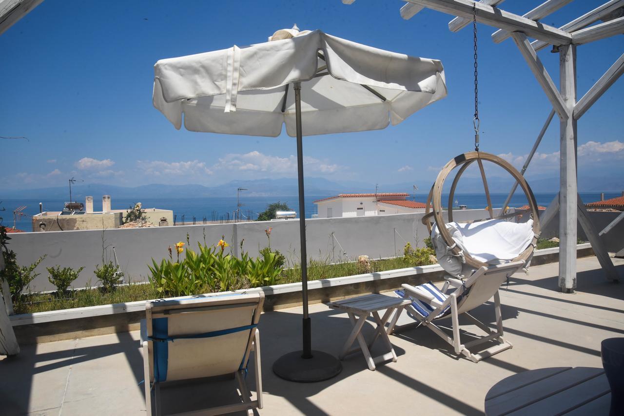 Alissachni Luxury Apartments Derveni Exterior photo
